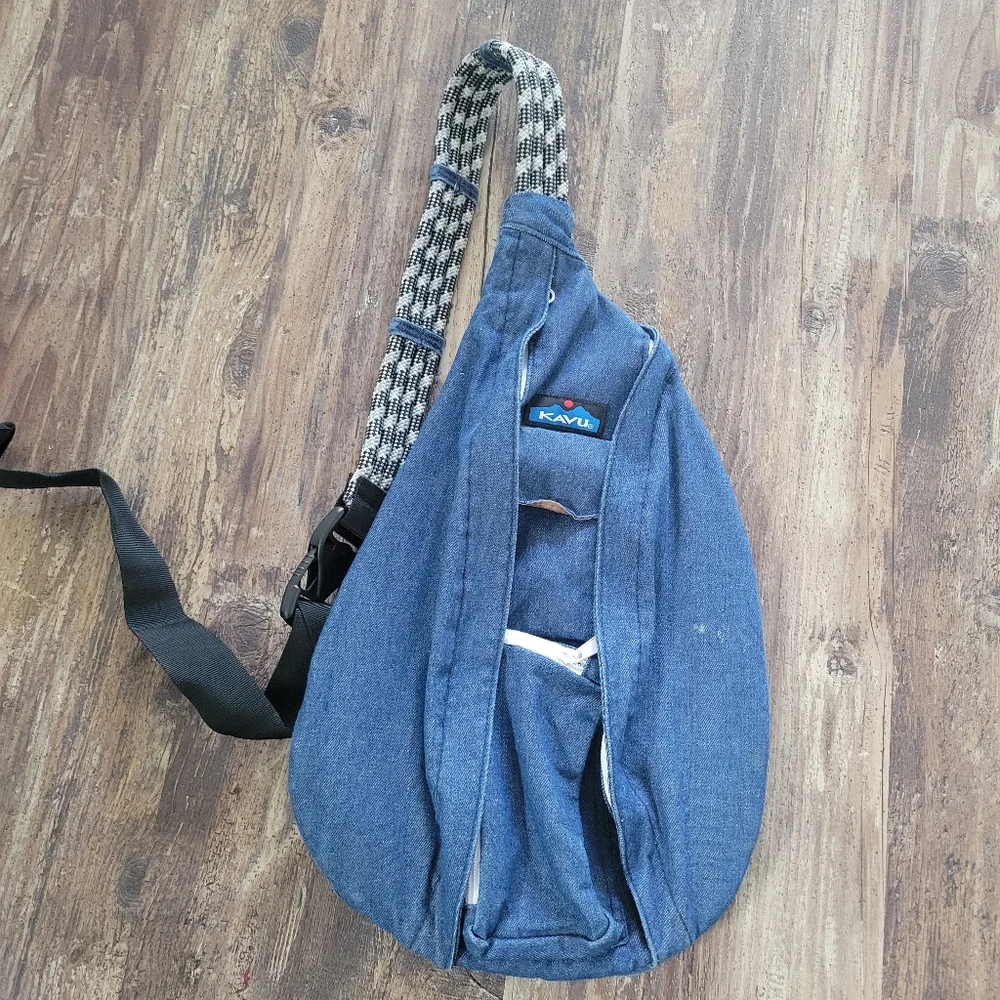 Kavu Rope Sling Bag - Blue Denim Crossbody / Sling Backpack - 11" x 16" - Picture 5 of 5